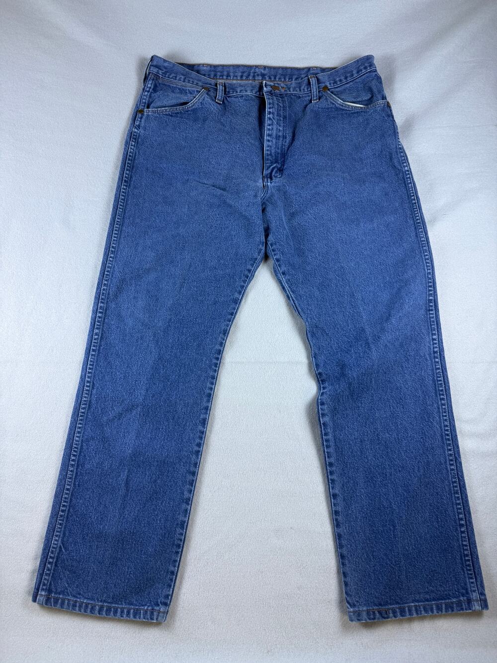 Wrangler Jeans Mens 40x30 Blue Cowboy Cut Original Fit Medium Wash 13MWZ Cowboy